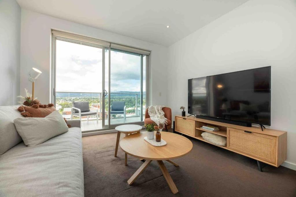 City Apartment, Pool & Carpark Аделейд Екстериор снимка