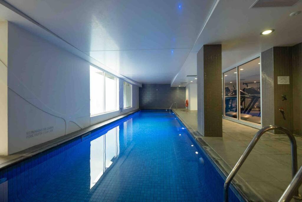 City Apartment, Pool & Carpark Аделейд Екстериор снимка