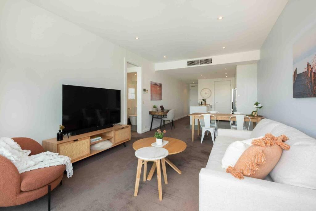 City Apartment, Pool & Carpark Аделейд Екстериор снимка